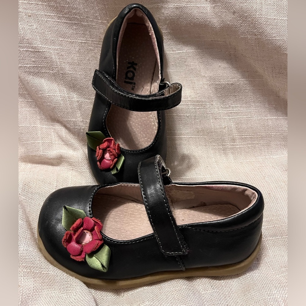 Kai toddler shoes size. Black leather